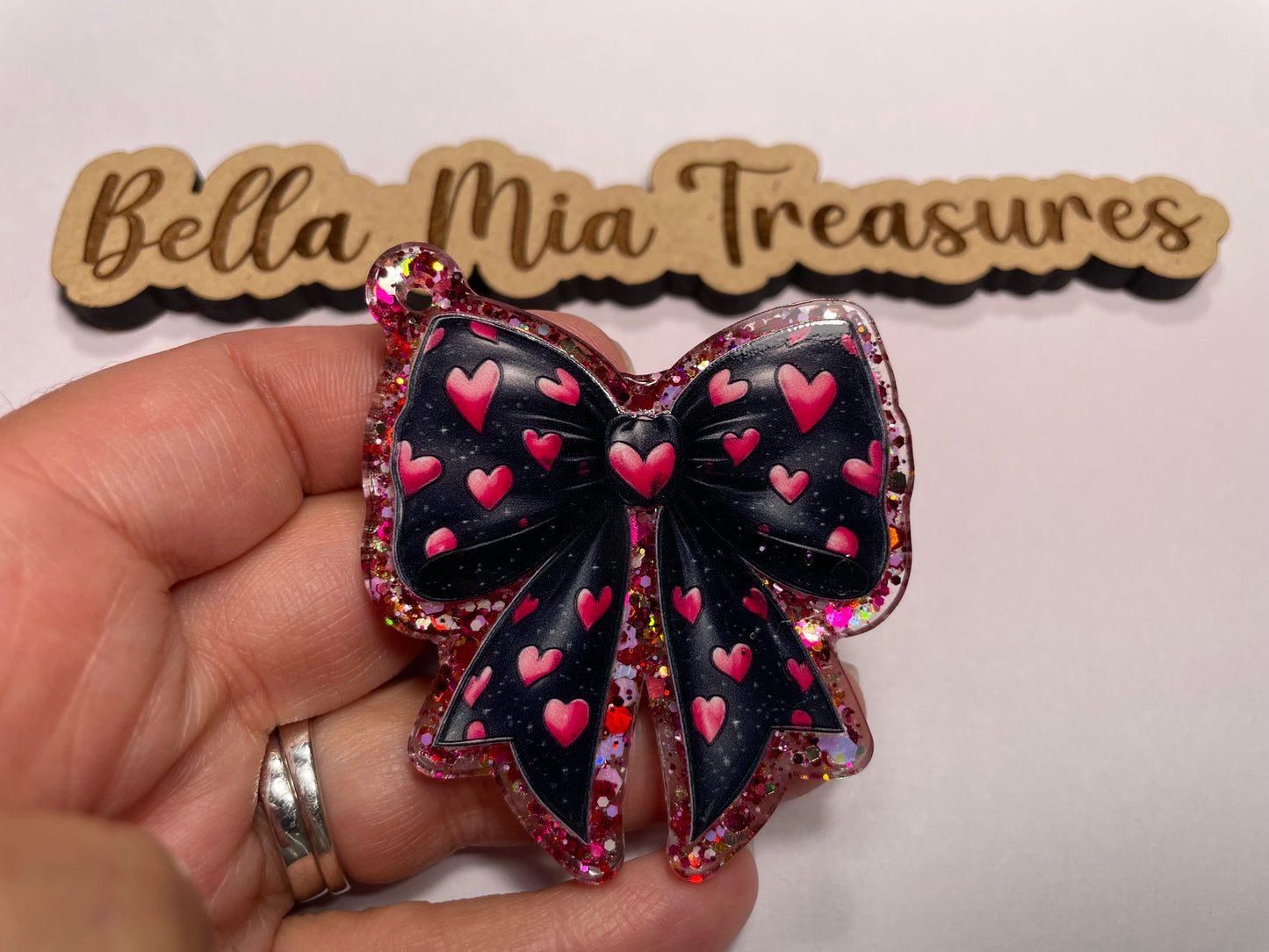 Bow with hearts keychain