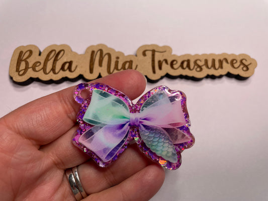 Mermaid bow keychain