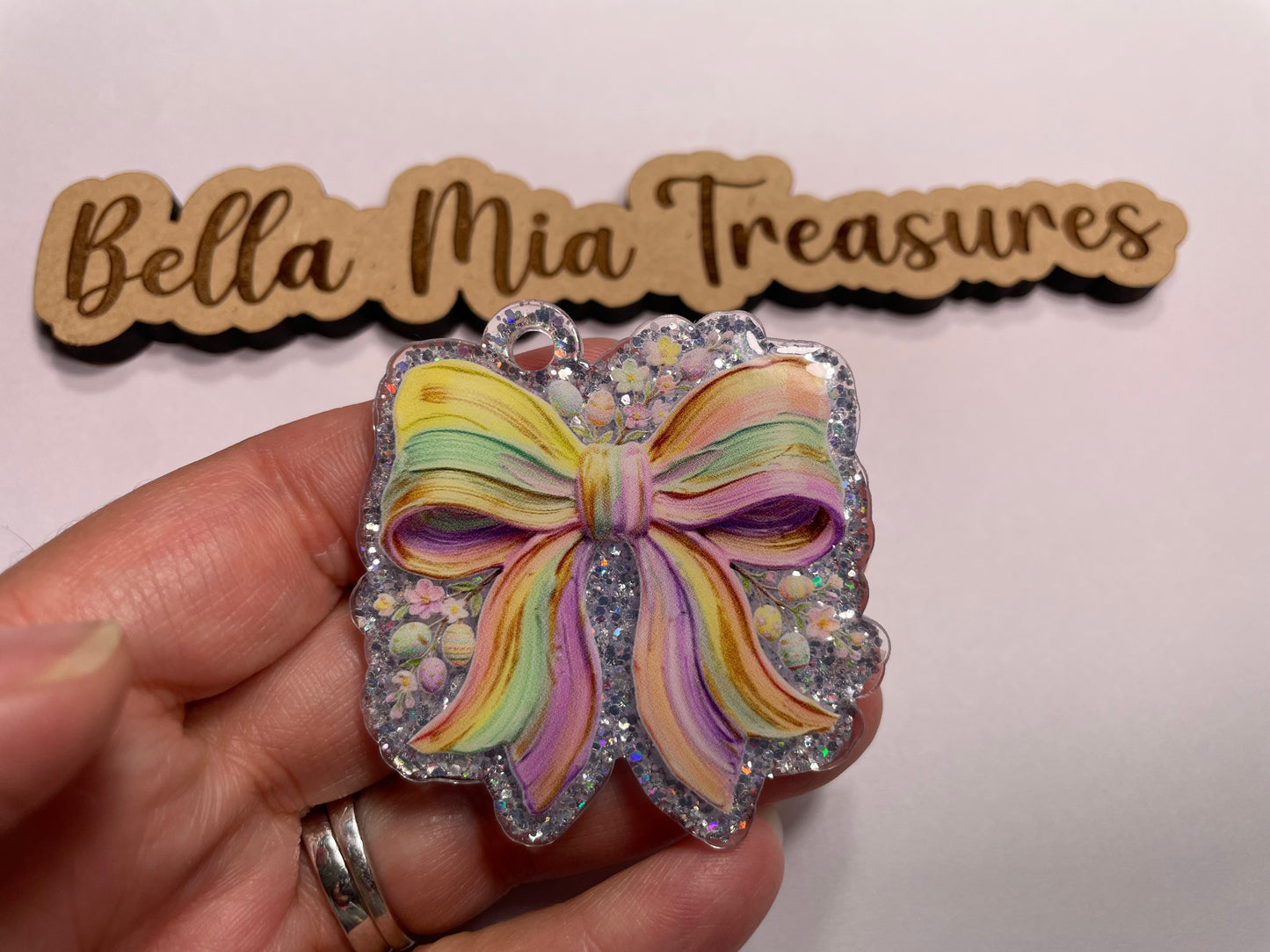 Pastel bow keychain